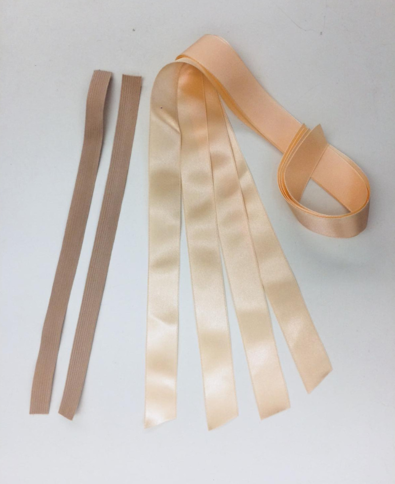 Cintas y gomas para coser las zapatillas de punta de ballet